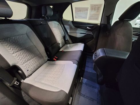 Used 2023 Chevrolet Equinox LT w/ Driver Convenience Package image 9