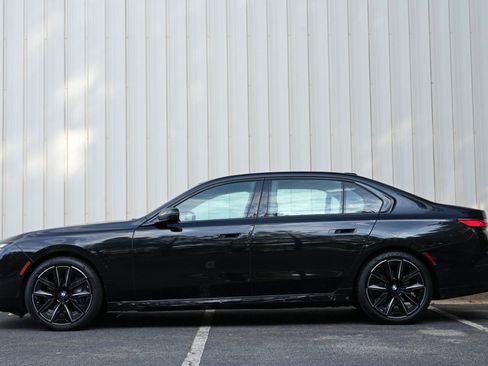 Used 2023 BMW 740i w/ Executive Package RWD image 9