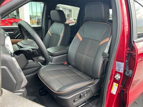 Used 2024 GMC Canyon AT4 w/ Canyon Safety Plus Package AWD/4WD image 15