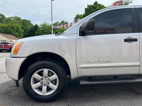 Used 2013 Nissan Titan SV AWD/4WD image 12