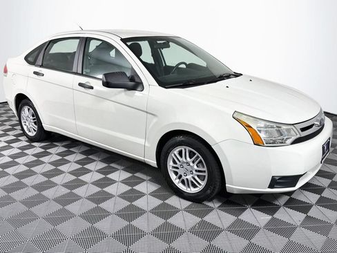 Used 2010 Ford Focus SE FWD image 26