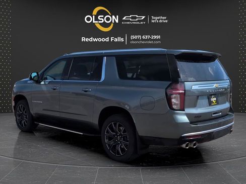 Used 2023 Chevrolet Suburban High Country w/ Max Trailering Package AWD/4WD image 3