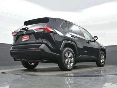 Used 2025 Toyota RAV4 XLE AWD/4WD image 31