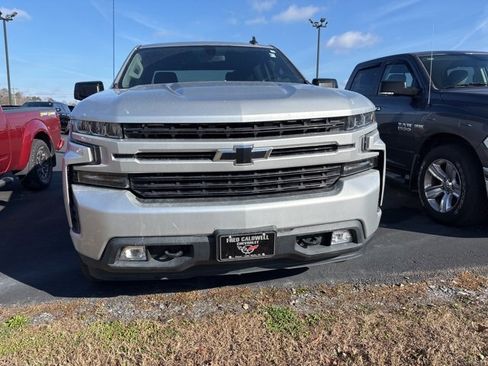 Used 2019 Chevrolet Silverado 1500 RST image 2