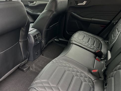 New 2024 Ford Escape SE w/ PHEV Premium Package image 9