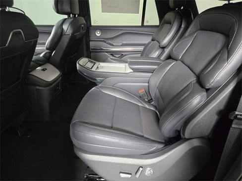New 2025 Lincoln Navigator L Reserve w/ Jet Appearance Package image 14