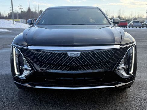 Certified 2025 Cadillac Lyriq Luxury image 2