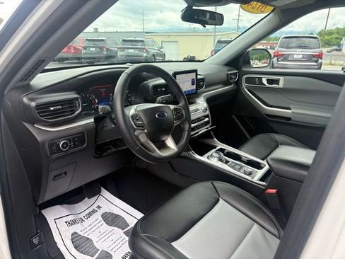 Used 2024 Ford Explorer XLT w/ Equipment Group 202A AWD/4WD image 3