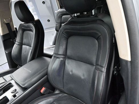 Used 2022 Lincoln Aviator Reserve w/ Equipment Group 201A image 16