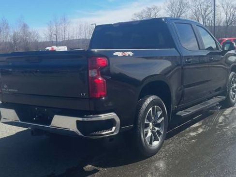 Used 2022 Chevrolet Silverado 1500 LT AWD/4WD image 8