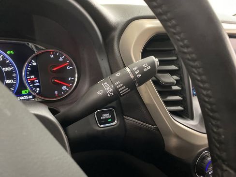 Used 2022 GMC Acadia Denali w/ Denali Ultimate Package image 22