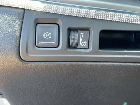 Used 2018 Cadillac XT5 Luxury w/ Driver Awareness Package AWD/4WD image 24
