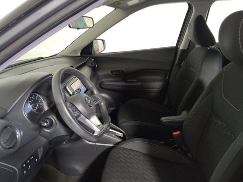 Used 2021 Nissan Kicks S FWD image 17