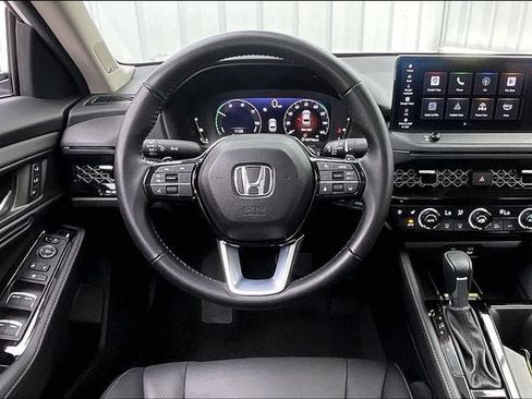 Used 2024 Honda Accord Touring image 5