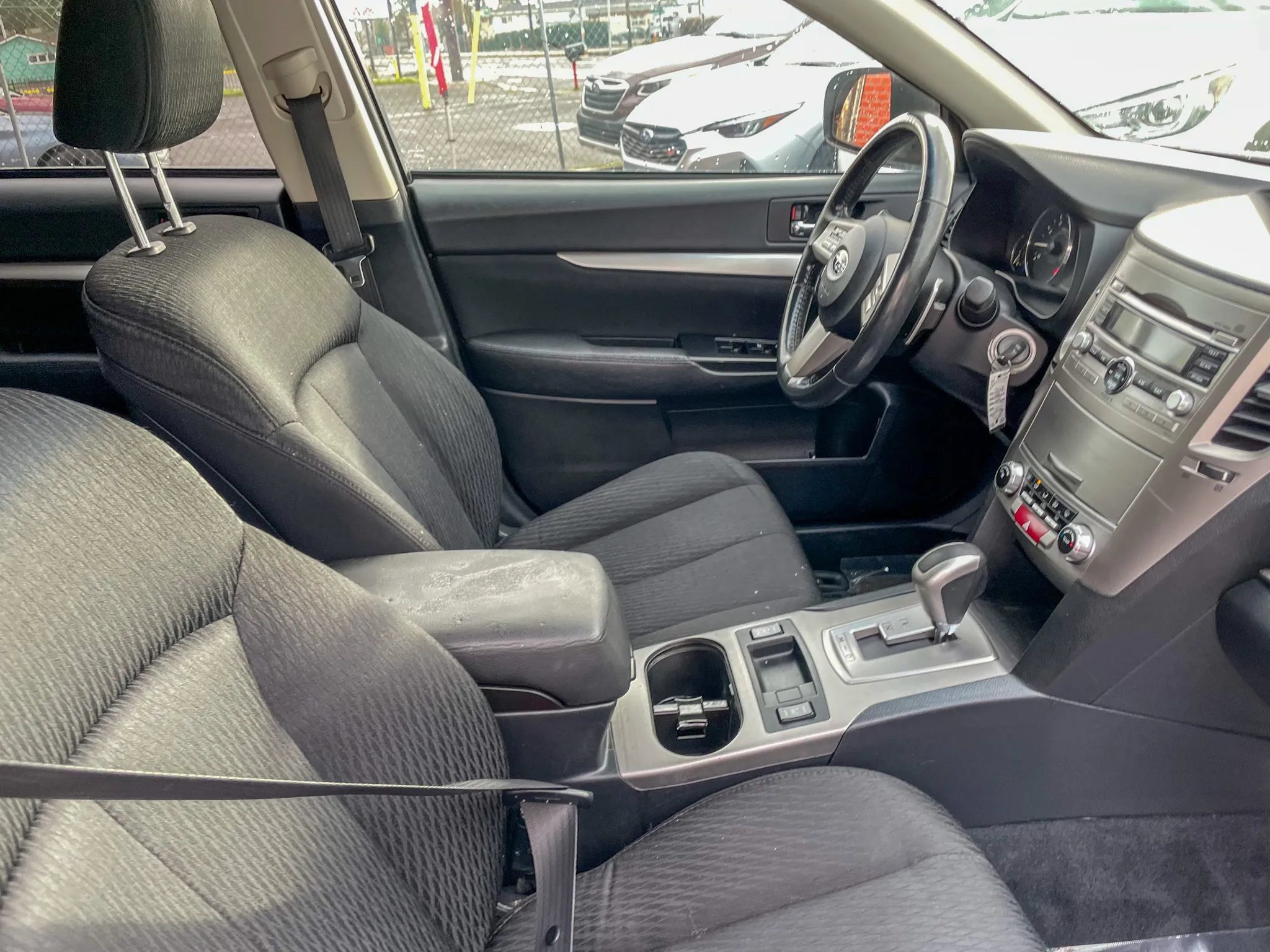 Used 2010 Subaru Outback 2.5i Premium AWD/4WD image 38