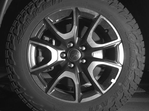 Used 2025 Jeep Compass Trailhawk AWD/4WD image 15