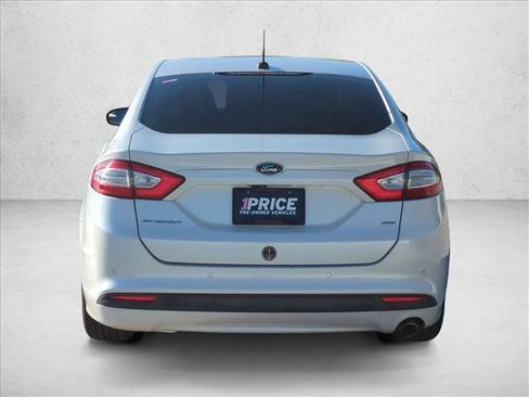 Used 2016 Ford Fusion SE image 7