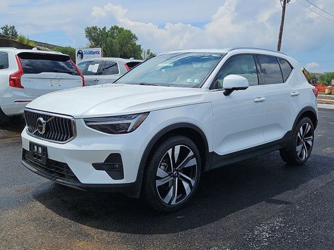 Certified 2024 Volvo XC40 B5 Ultimate w/ Climate Package AWD/4WD image 3