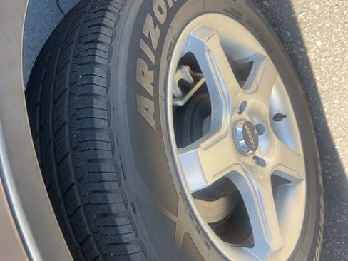 Used 2010 Honda CR-V LX image 4