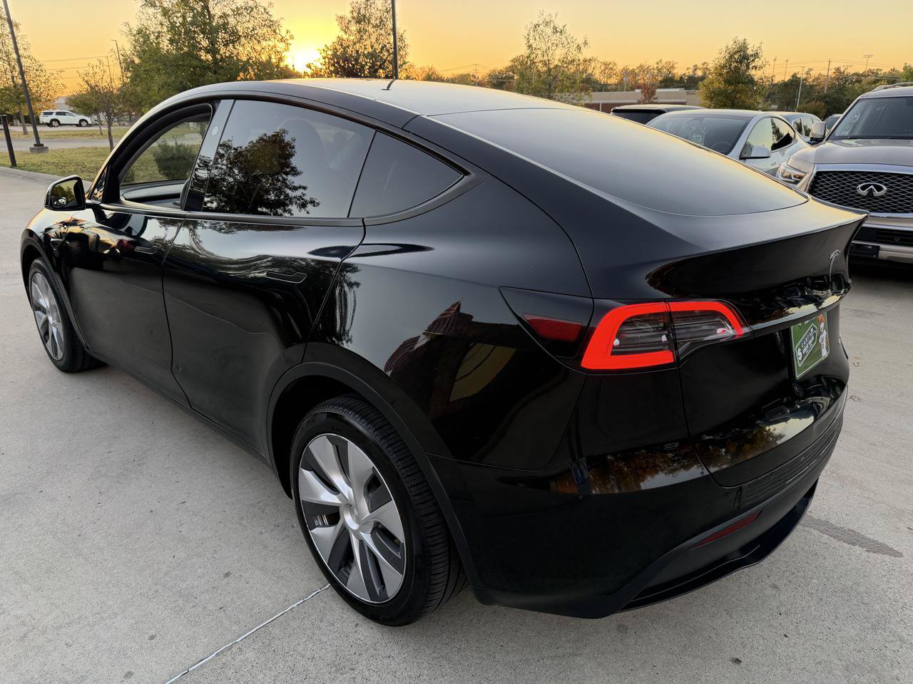 Used 2023 Tesla Model Y Long Range AWD/4WD image 5