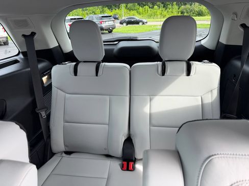 Used 2025 Ford Explorer Platinum w/ Ultimate Package RWD image 15