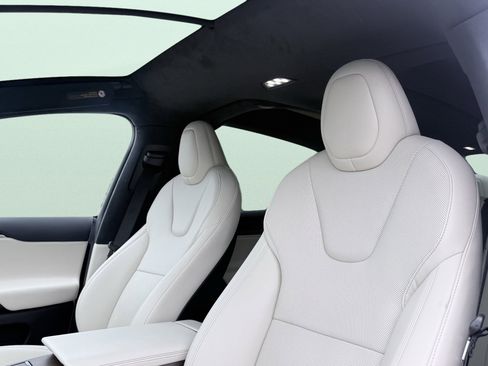 Used 2023 Tesla Model X AWD/4WD image 39