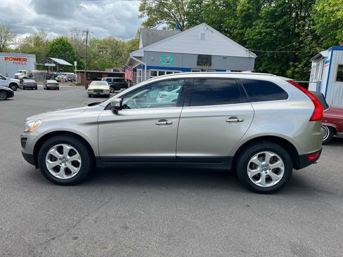 Used 2013 Volvo XC60 3.2 AWD/4WD image 2