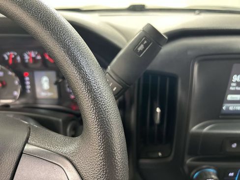 Used 2018 Chevrolet Silverado 1500 W/T w/ WT Convenience Package AWD/4WD image 17