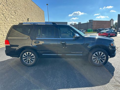 Used 2015 Lincoln Navigator 2WD image 5