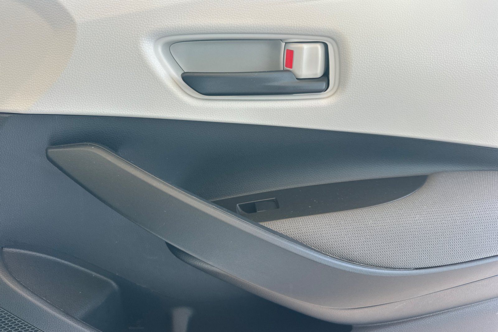 Used 2022 Toyota Corolla LE FWD image 19