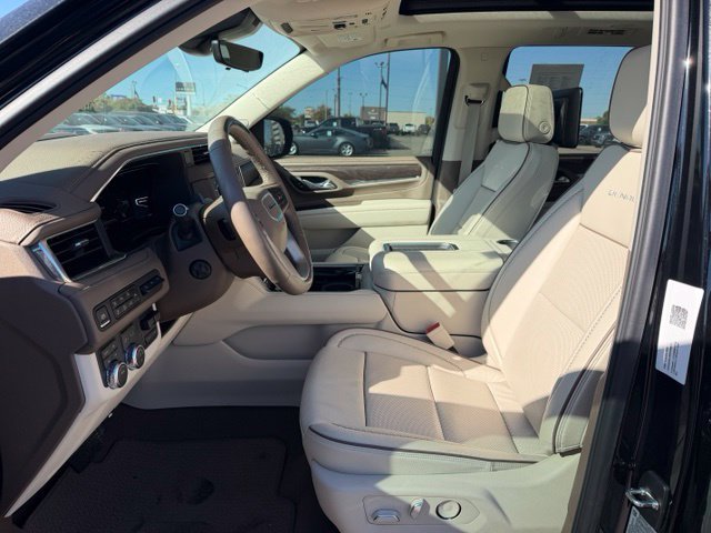 Used 2024 GMC Yukon Denali w/ Advanced Technology Package AWD/4WD image 14