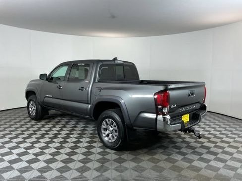 Used 2019 Toyota Tacoma SR5 AWD/4WD image 6