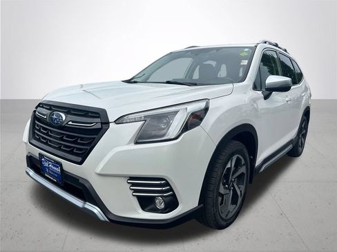 Used 2022 Subaru Forester Touring AWD/4WD image 2