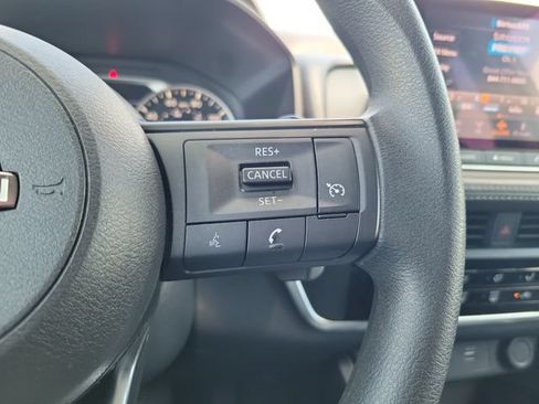 Used 2023 Nissan Rogue S AWD/4WD image 21