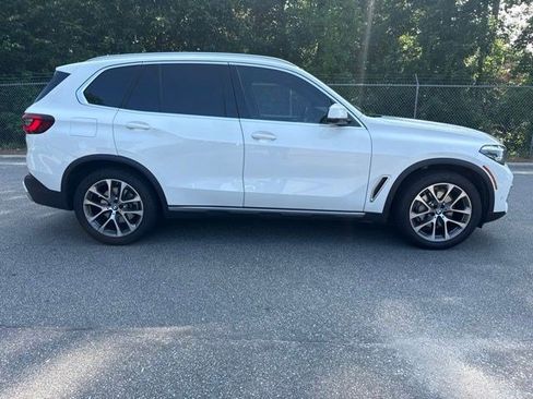 Used 2023 BMW X5 xDrive40i w/ Premium Package AWD/4WD image 4