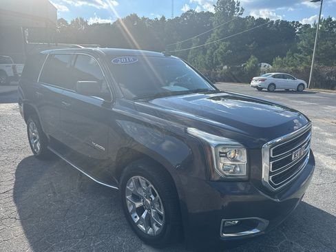 Used 2018 GMC Yukon SLE w/ SLE Value Package RWD image 3