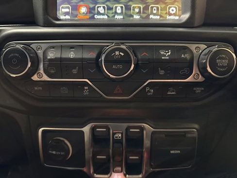 Used 2021 Jeep Wrangler Unlimited Sahara image 10