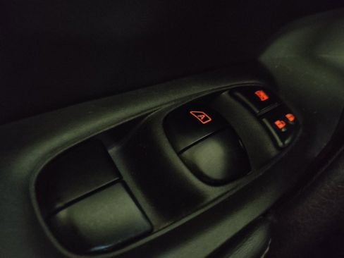 Used 2018 Nissan Rogue S AWD/4WD image 27