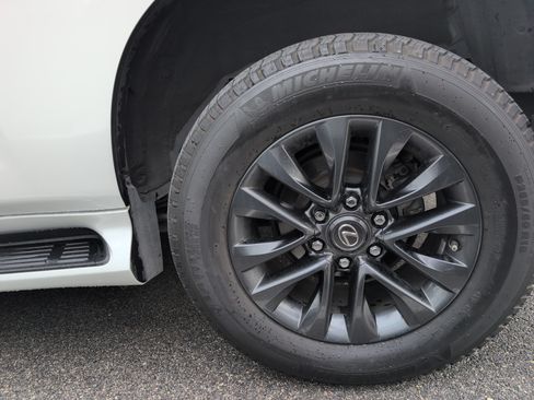 Certified 2023 Lexus GX 460 Premium w/ Premium Package AWD/4WD image 5
