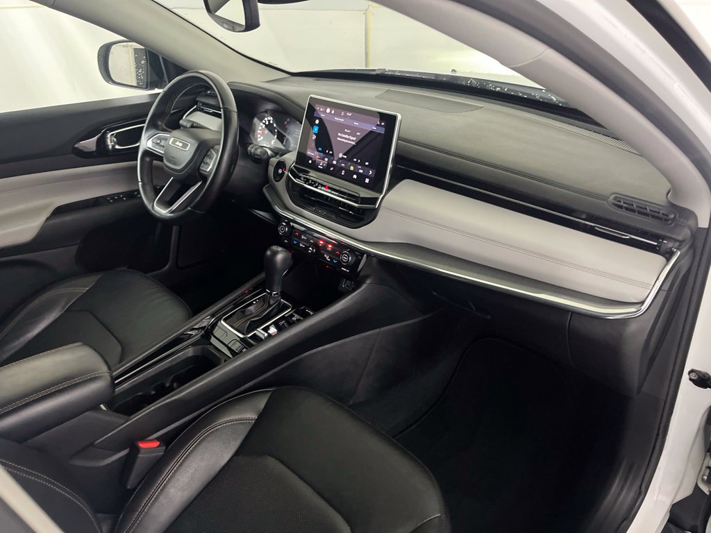 Used 2022 Jeep Compass Limited AWD/4WD image 23