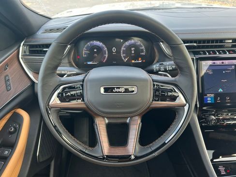 New 2025 Jeep Grand Cherokee L Summit image 8