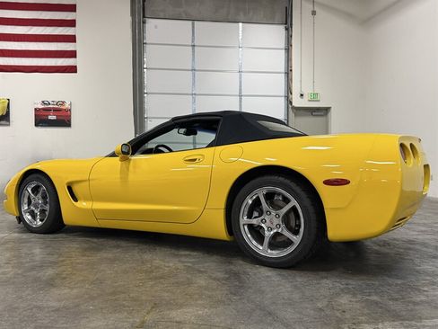 Used 2002 Chevrolet Corvette Convertible w/ Preferred Equipment Group2 RWD image 5