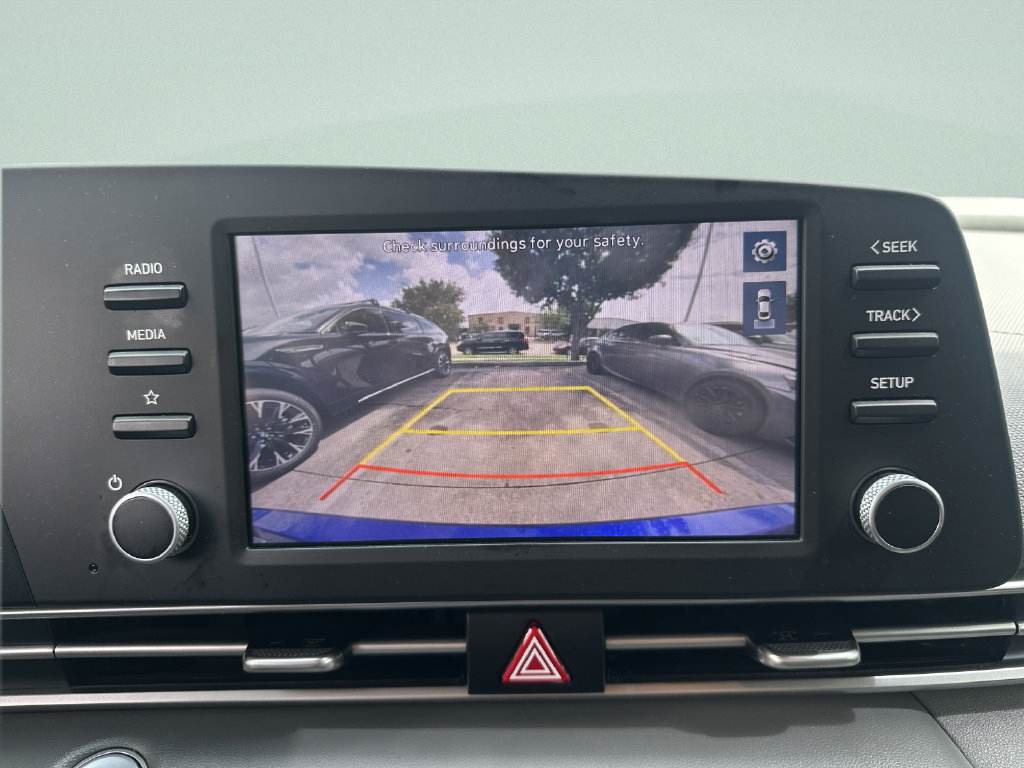 Used 2023 Hyundai Elantra SEL w/ Winter Weather Package FWD image 17