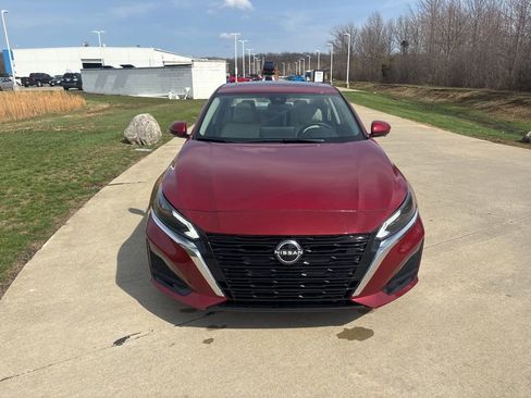 Used 2023 Nissan Altima 2.5 SL AWD/4WD image 12