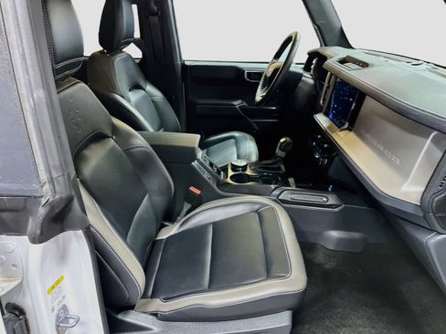 Used 2025 Ford Bronco Outer Banks AWD/4WD image 28