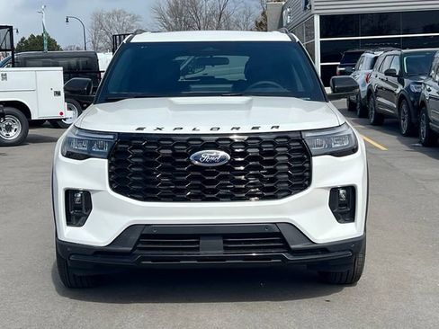 New 2026 Ford Explorer ST-Line image 2