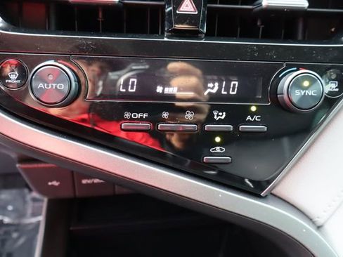 Used 2022 Toyota Camry LE FWD image 37