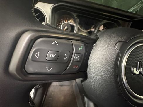 Used 2025 Jeep Gladiator Sport AWD/4WD image 20