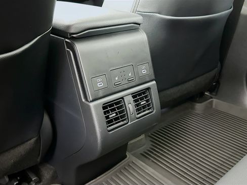 Used 2024 Toyota bZ4X AWD image 27
