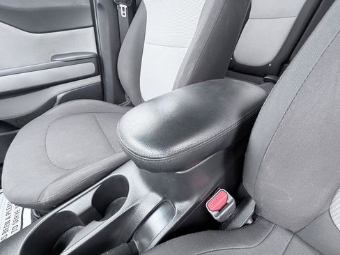 Used 2016 Kia Soul FWD image 16